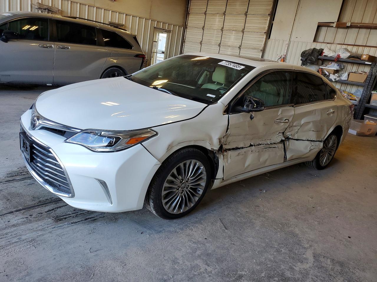 2017 TOYOTA Avalon