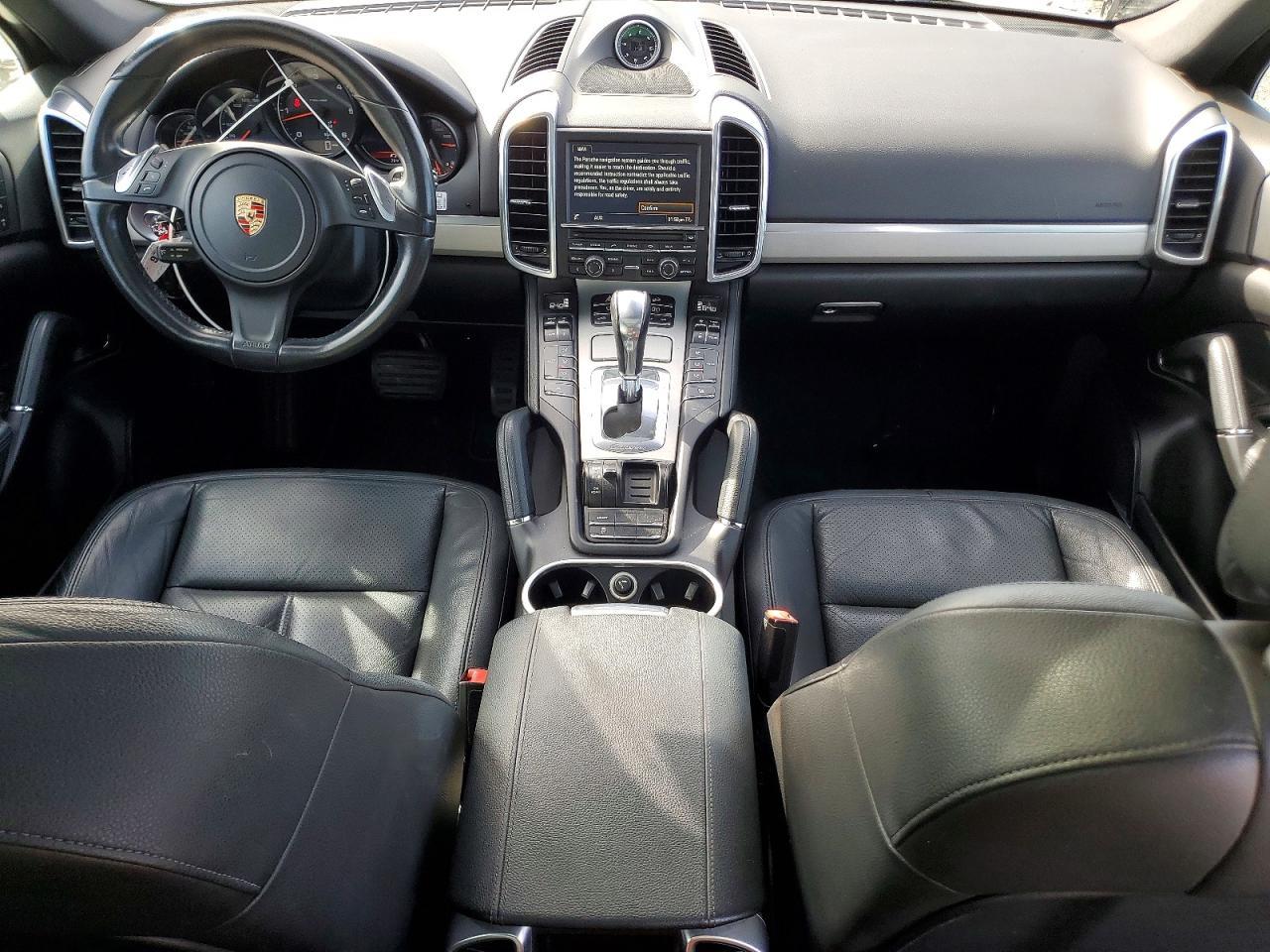 2014 PORSCHE CAYENNE