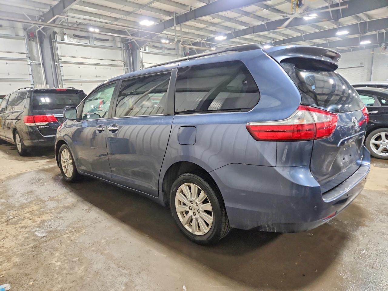 2017 TOYOTA SIENNA