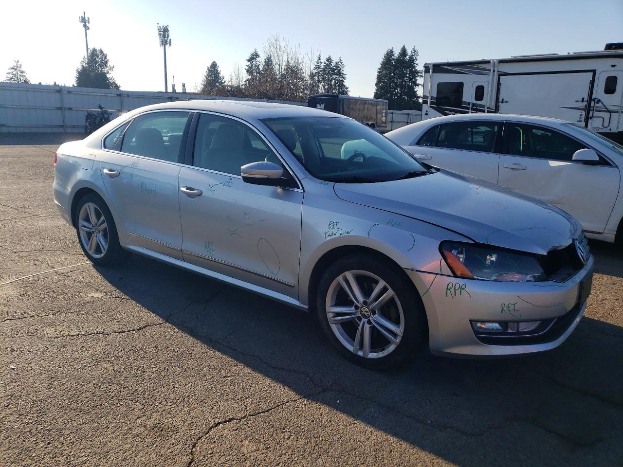 2015 VOLKSWAGEN Passat
