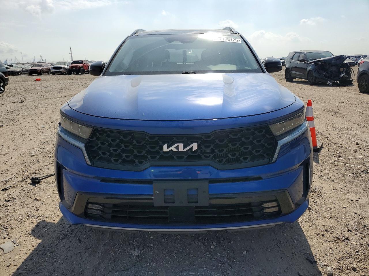 2022 KIA SORENTO
