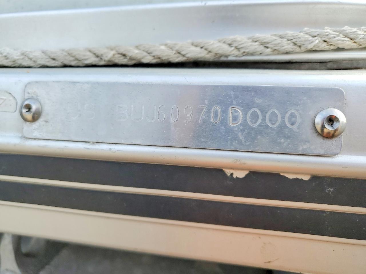 2000 Sundancer Pontoons Boat