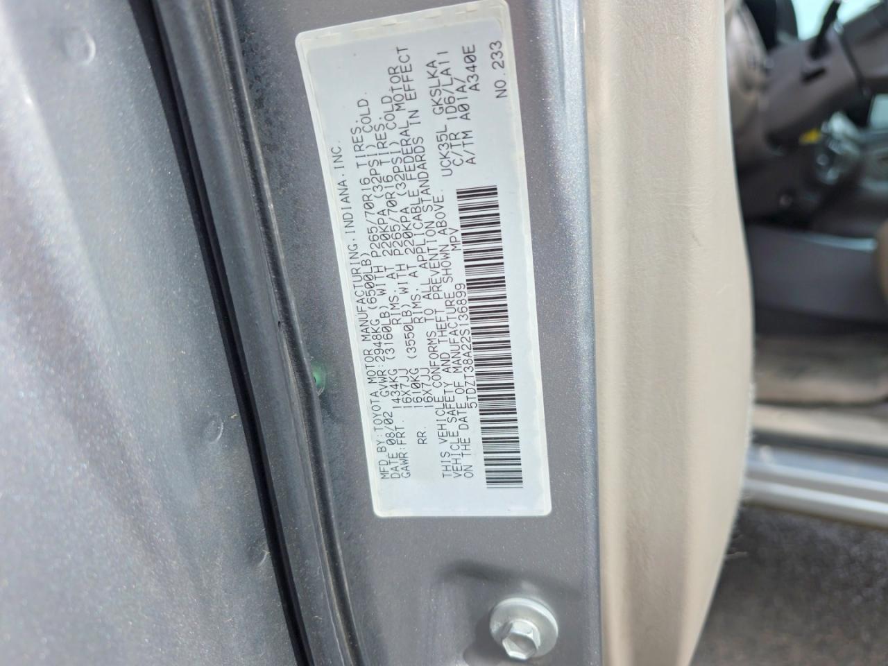 2002 TOYOTA Sequoia