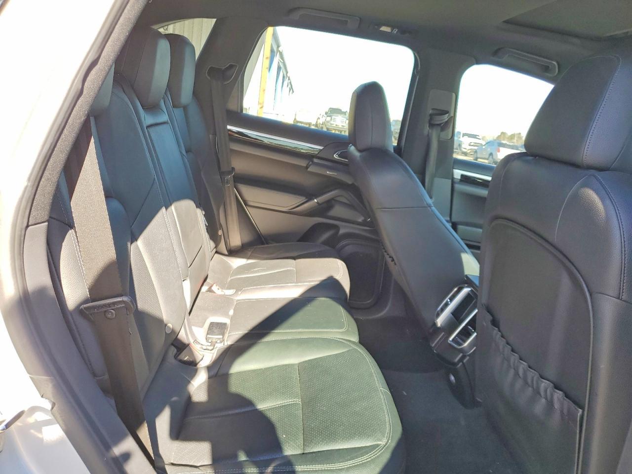 2013 PORSCHE CAYENNE