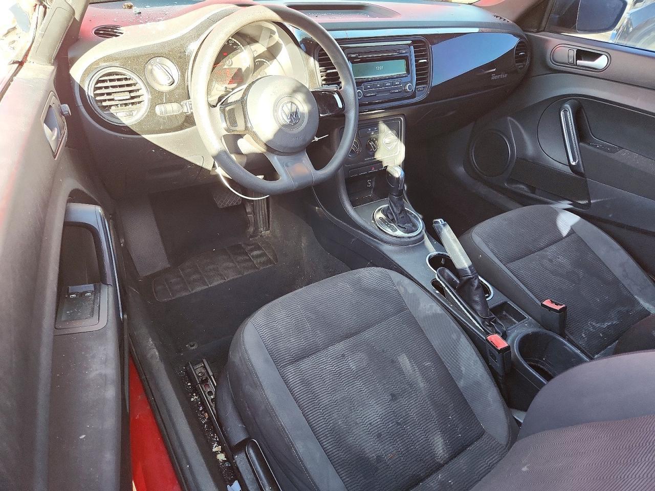 2013 VOLKSWAGEN Beetle