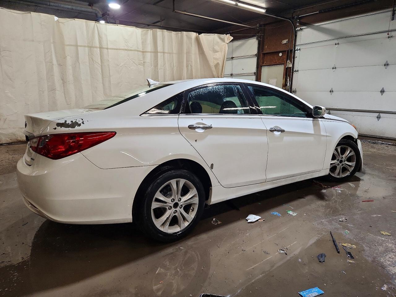 2011 HYUNDAI SONATA
