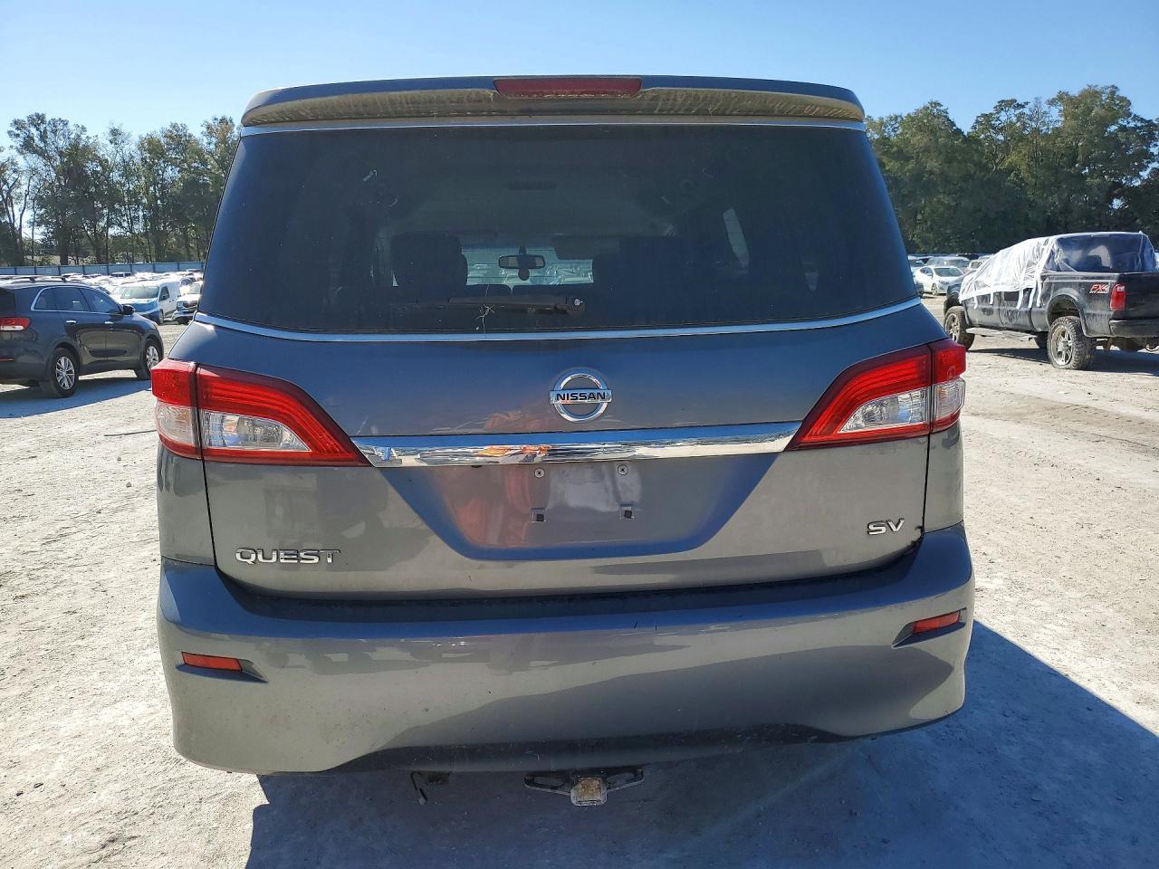 2015 NISSAN Quest