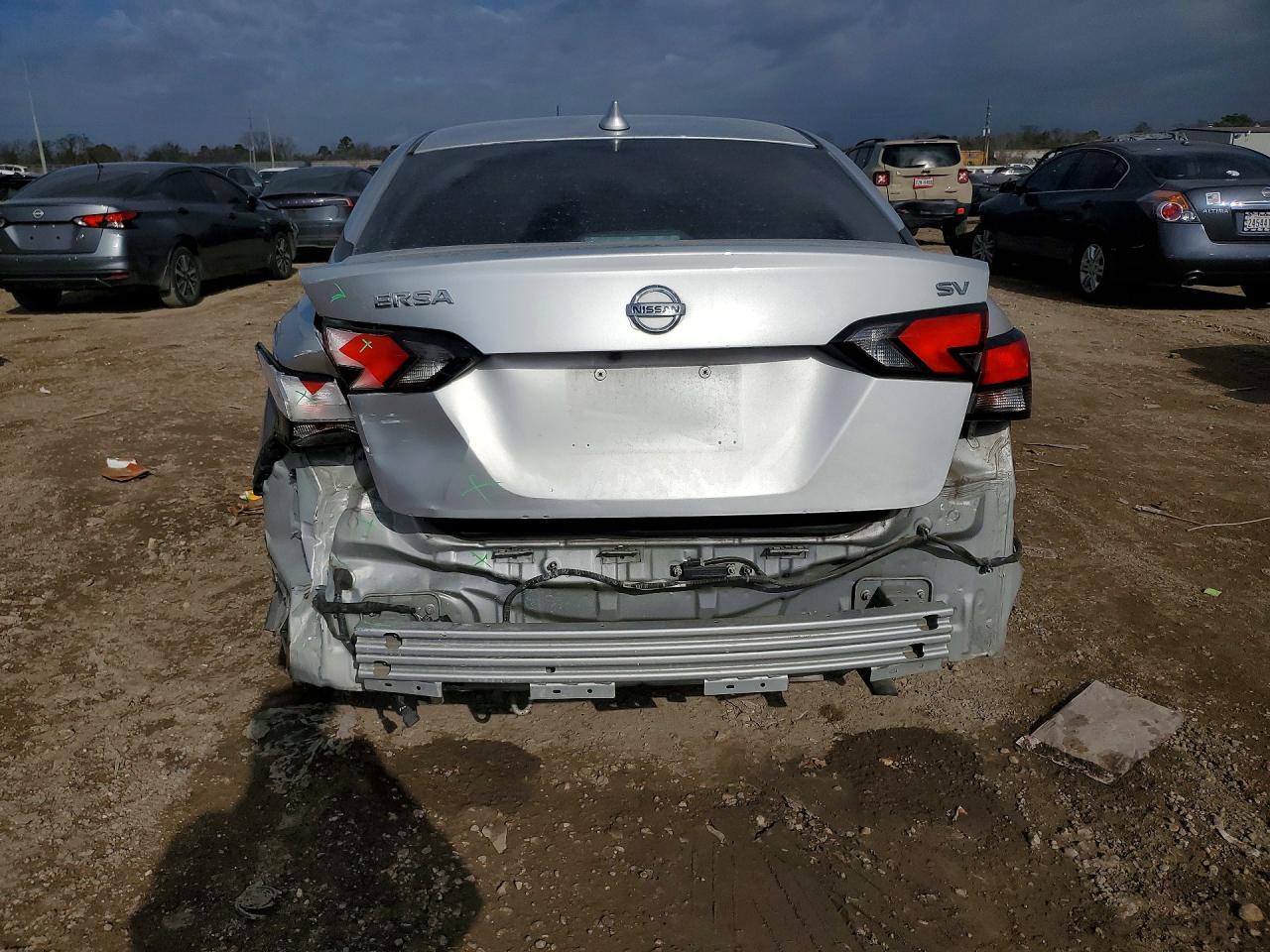 2020 NISSAN VERSA