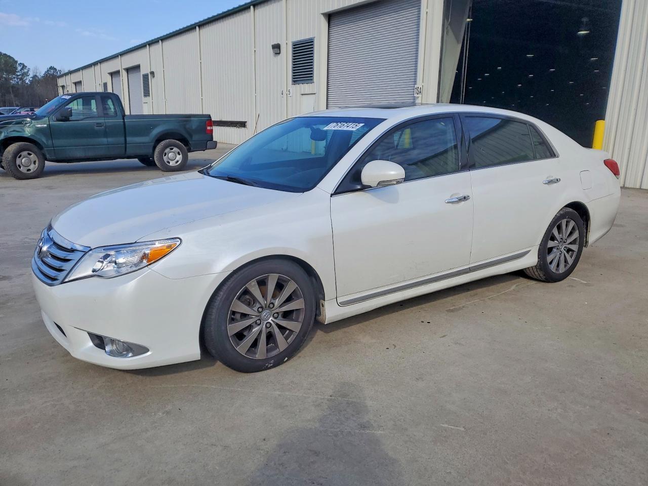 2012 TOYOTA Avalon