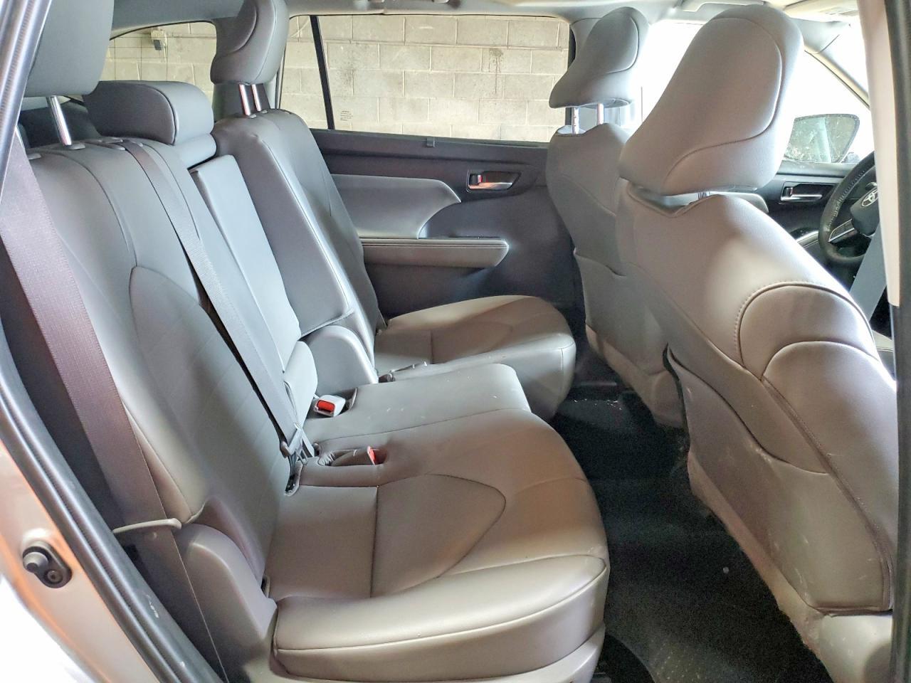 2020 TOYOTA HIGHLANDER