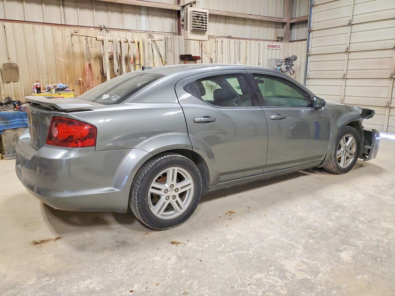 2013 DODGE Avenger