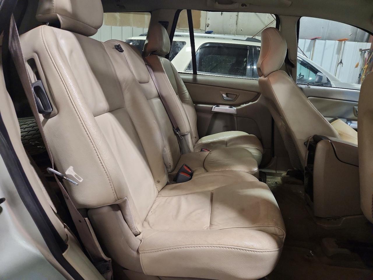 2004 VOLVO XC90