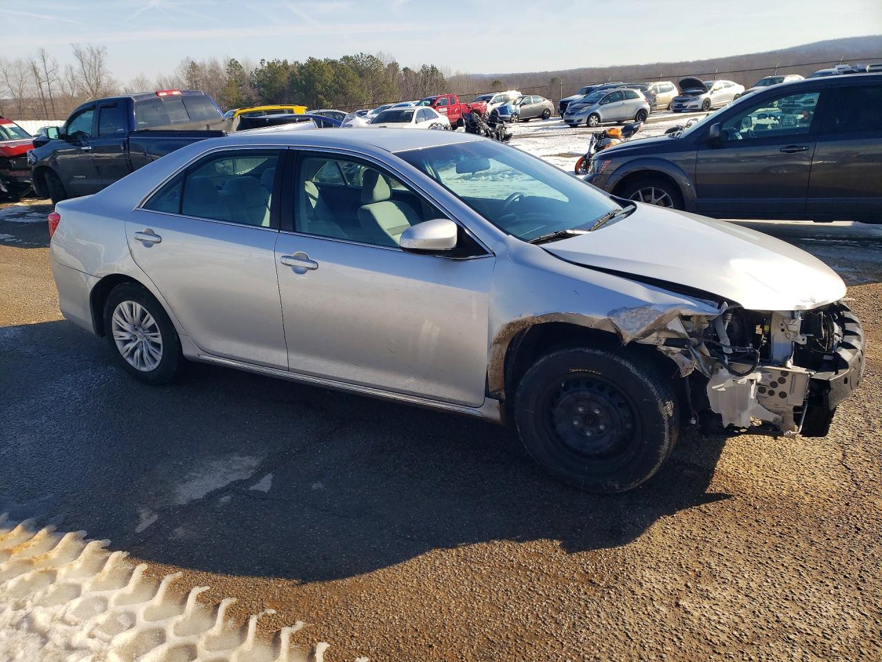 2014 TOYOTA CAMRY