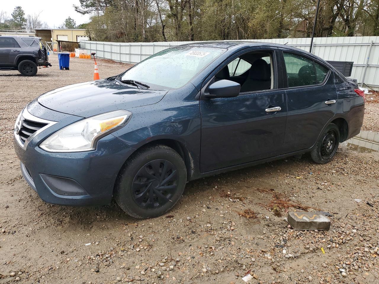 2017 NISSAN VERSA