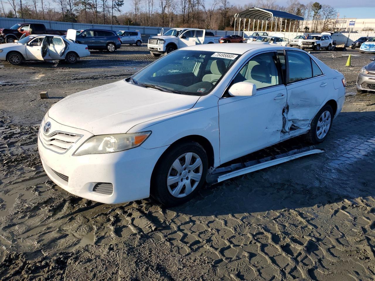 2011 TOYOTA CAMRY