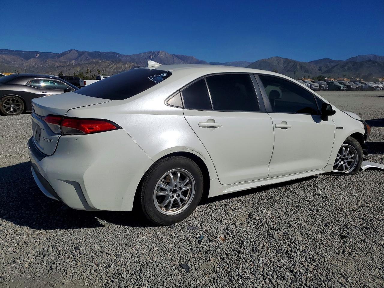 2021 TOYOTA COROLLA