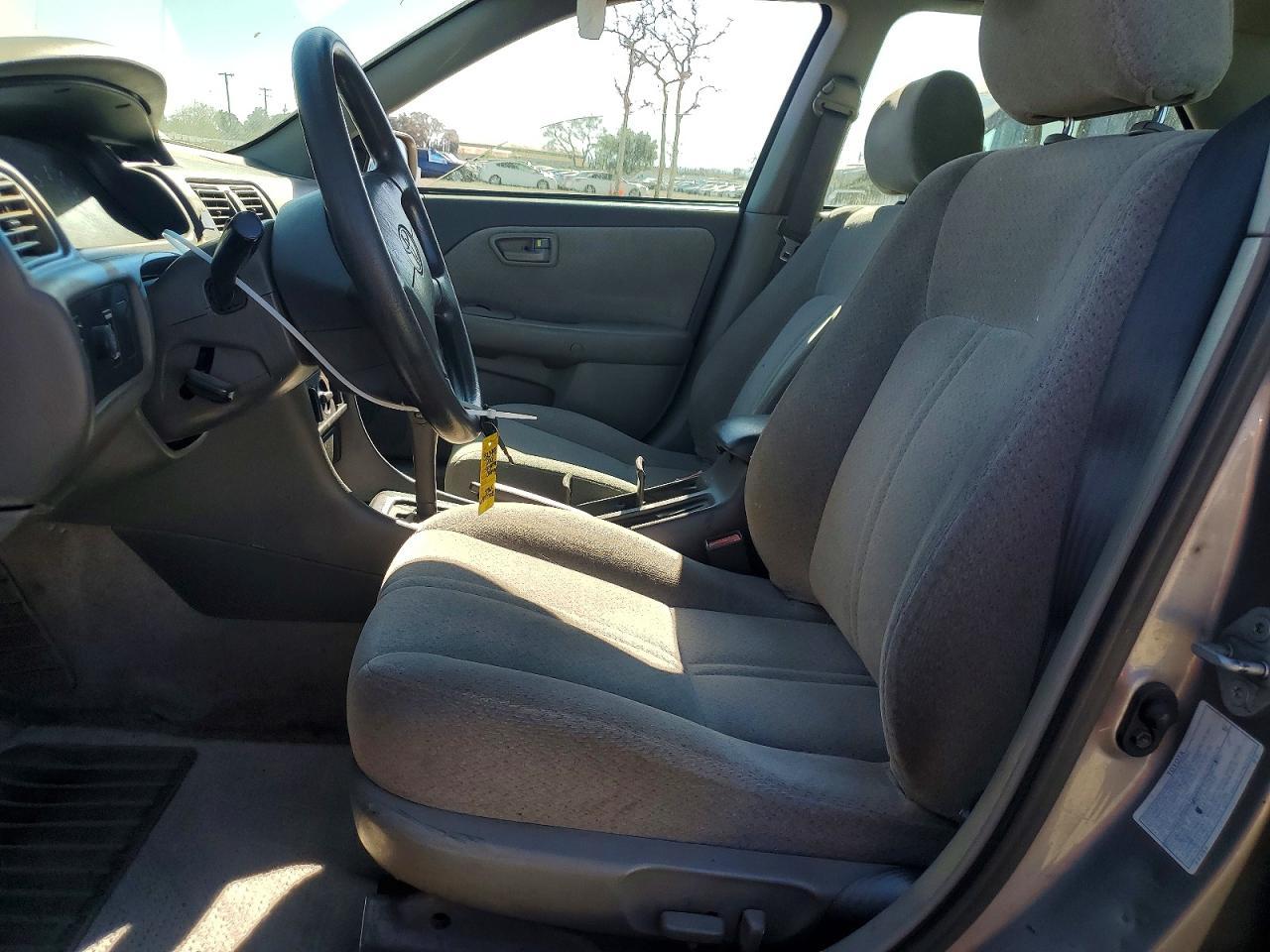 2001 TOYOTA CAMRY