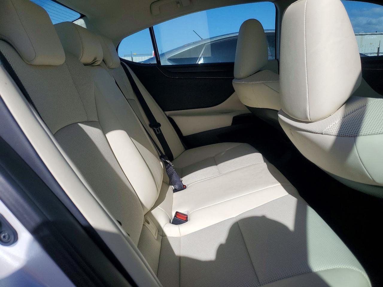 2022 LEXUS ES 350