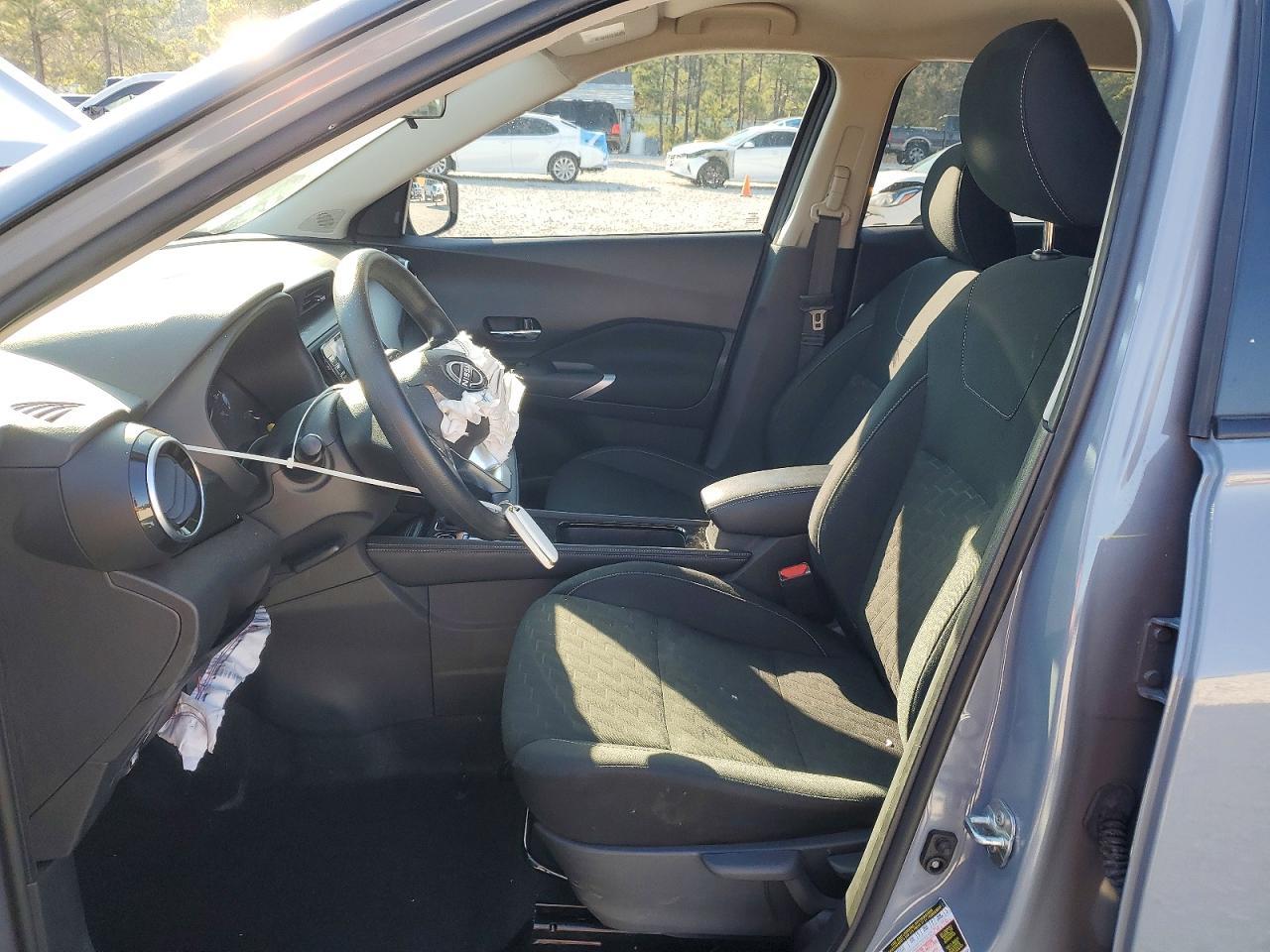 2024 NISSAN KICKS