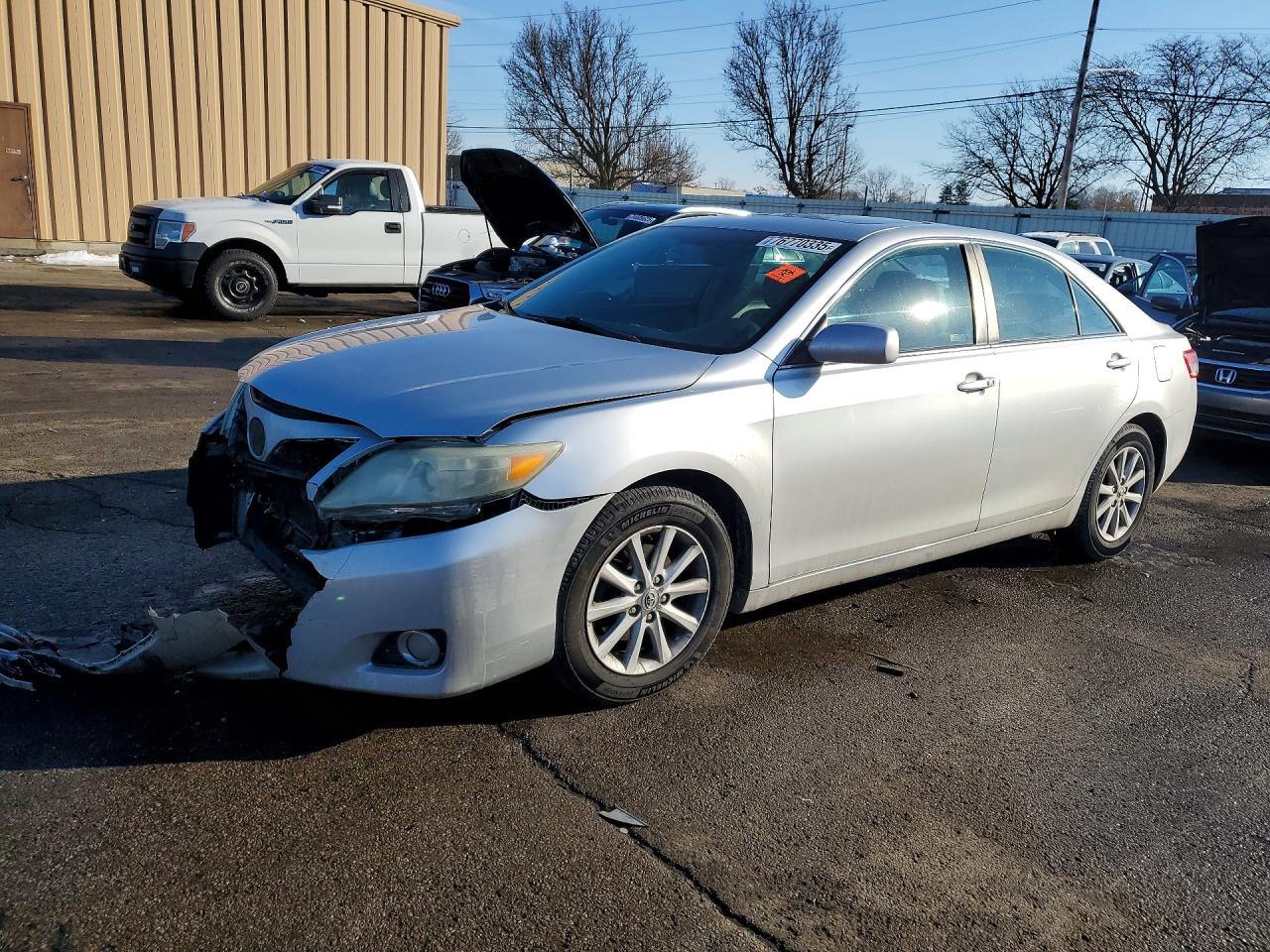 2011 TOYOTA CAMRY