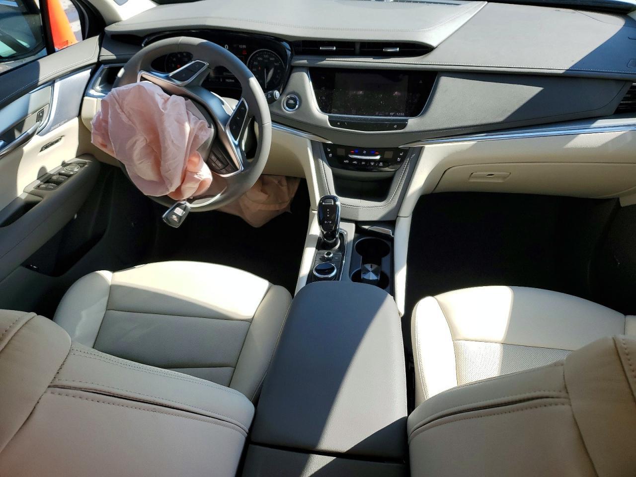 2025 CADILLAC XT5