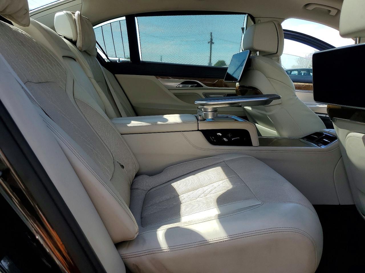 2016 BMW 7 series