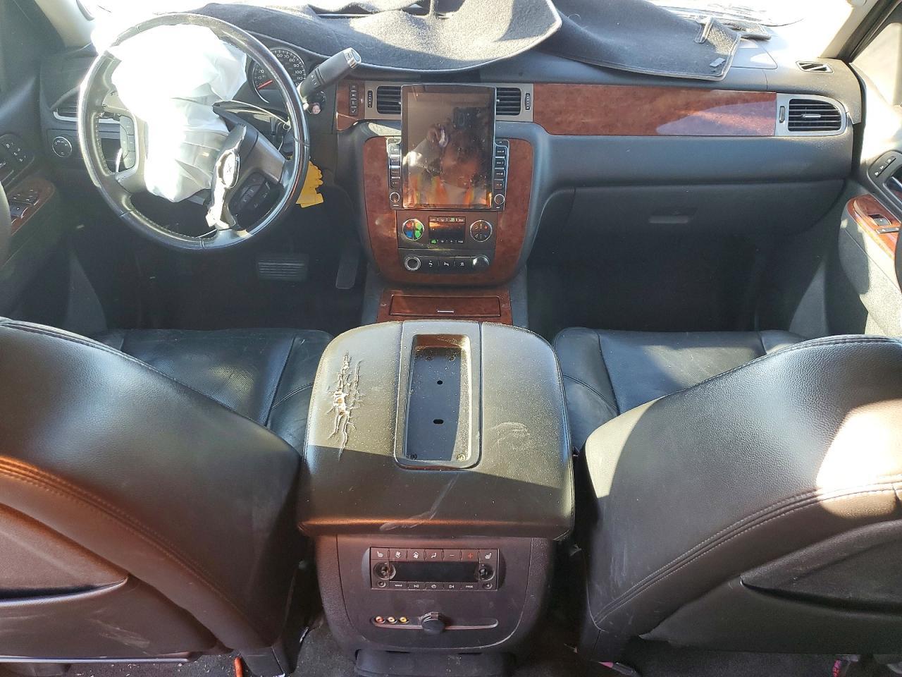 2011 CHEVROLET Tahoe