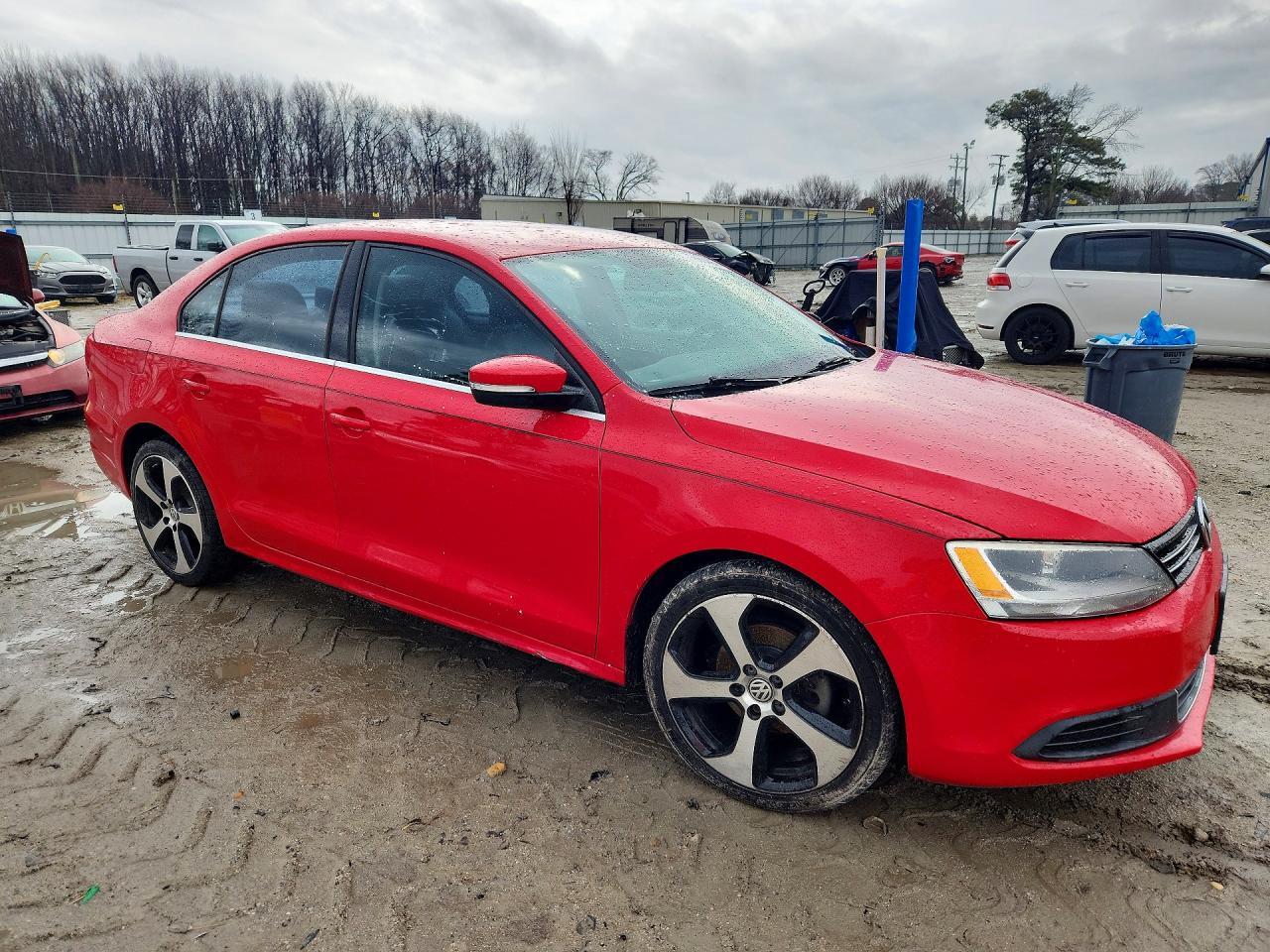 2013 VOLKSWAGEN JETTA