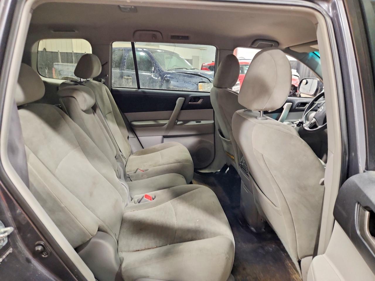2011 TOYOTA HIGHLANDER