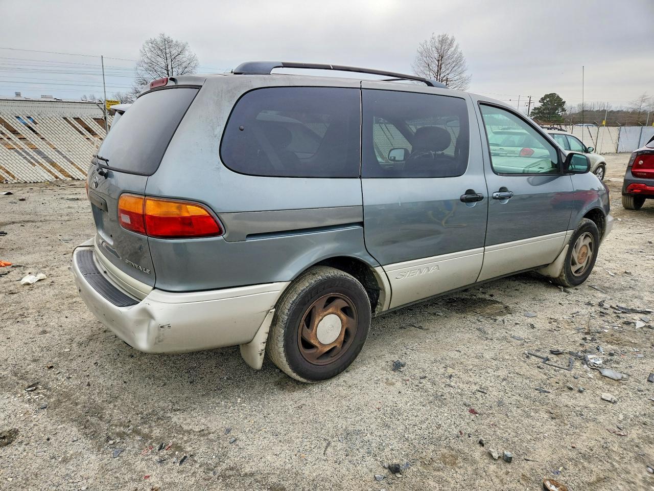 2000 TOYOTA SIENNA