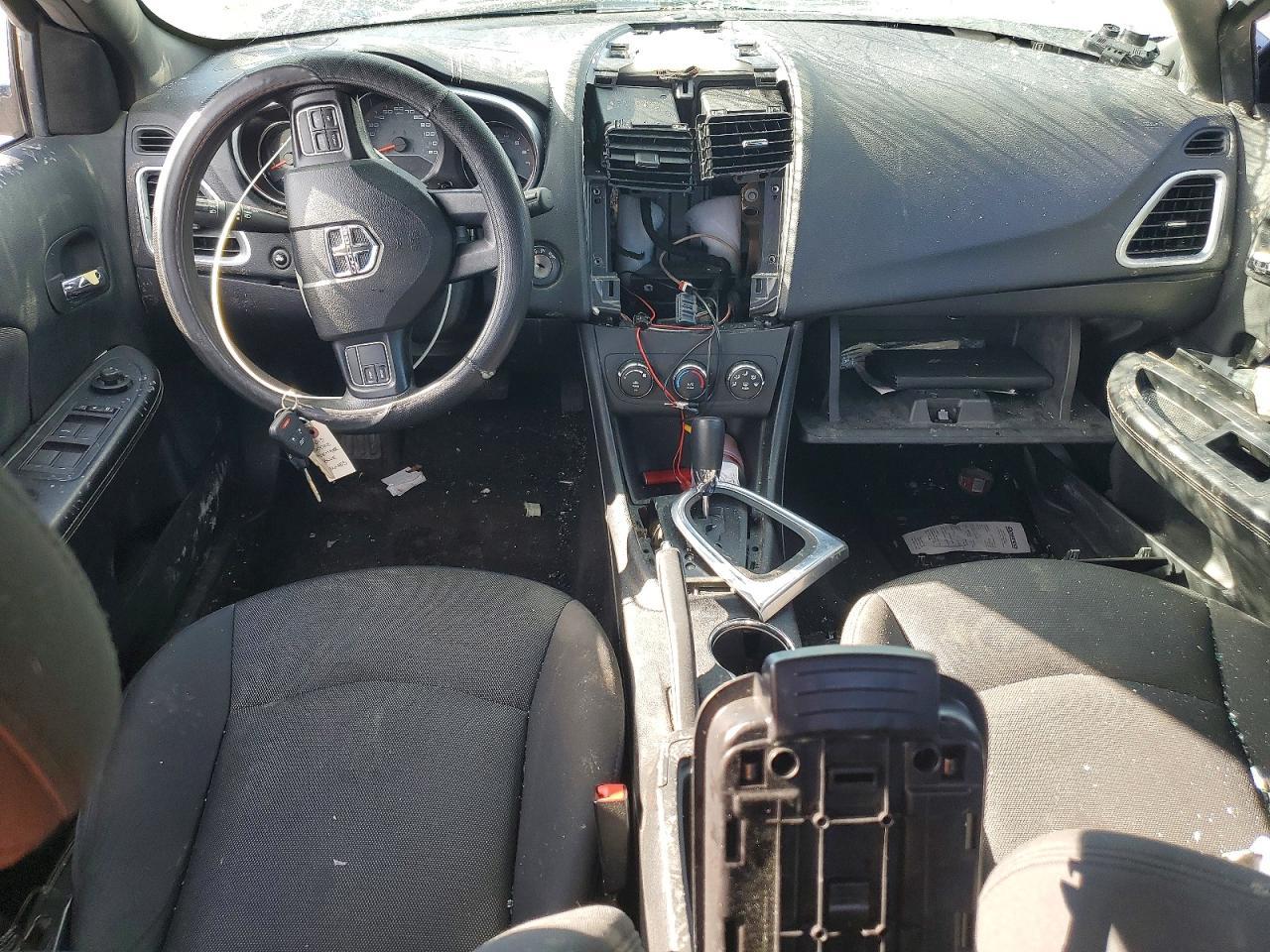 2013 DODGE Avenger