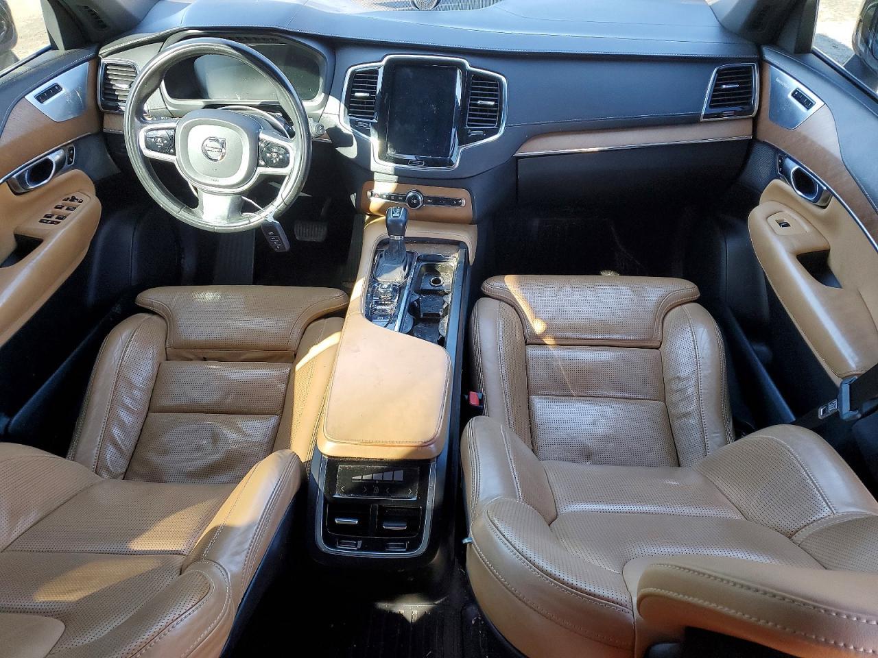 2018 VOLVO XC90
