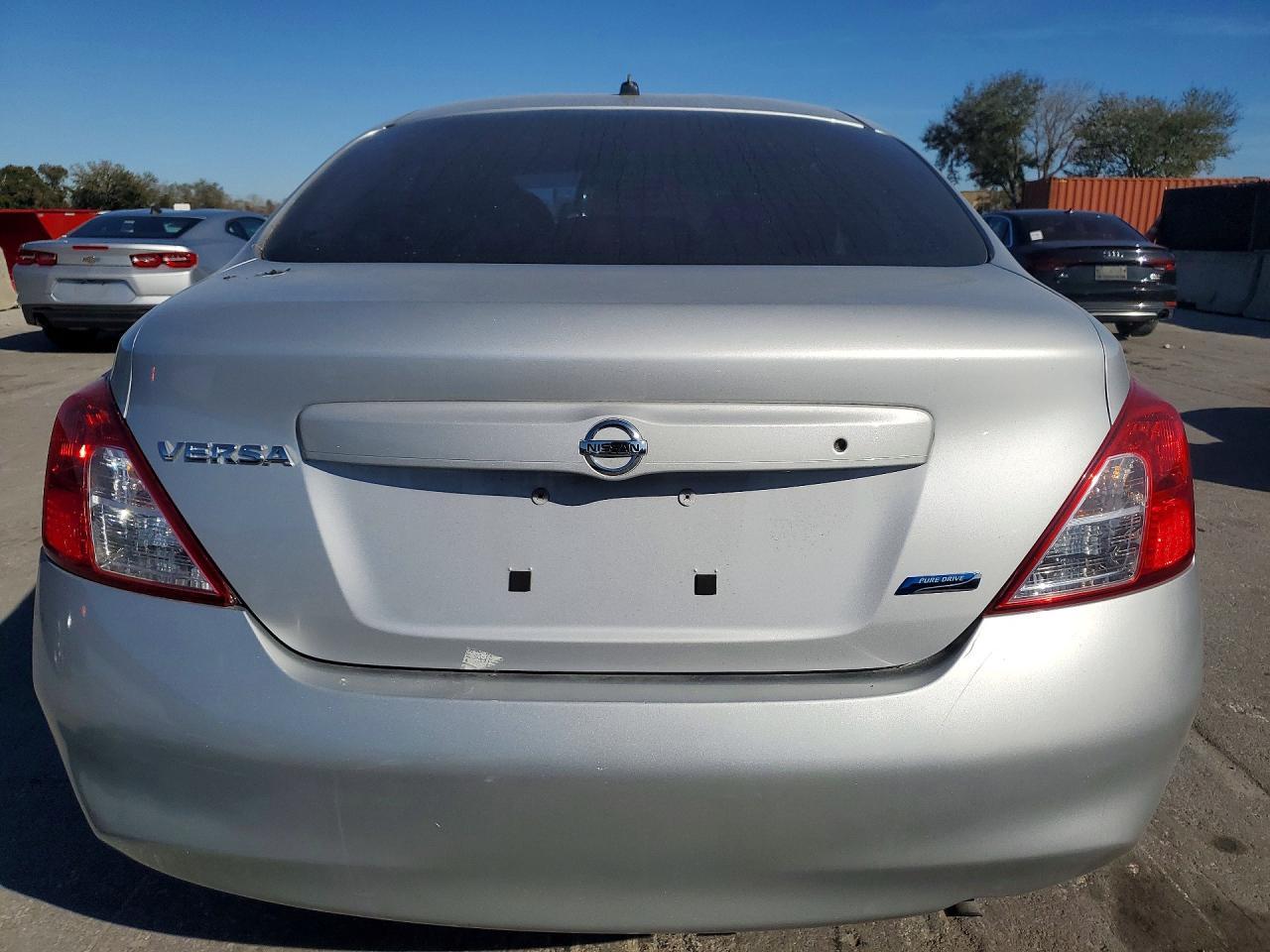 2012 NISSAN VERSA