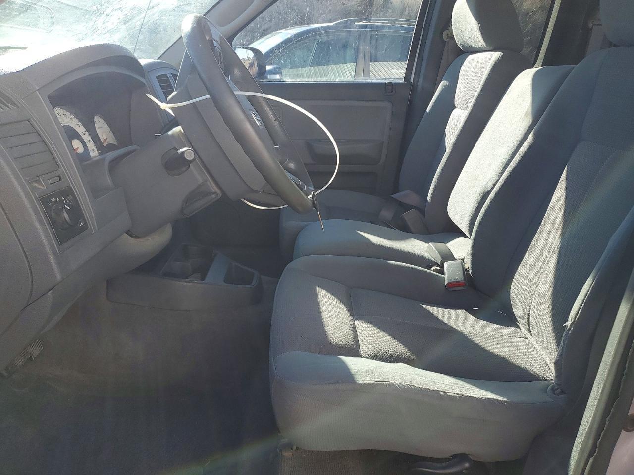2005 DODGE Dakota