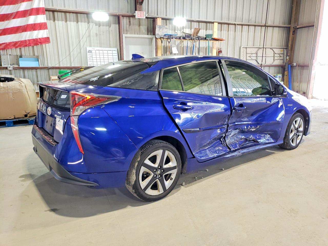 2017 TOYOTA PRIUS
