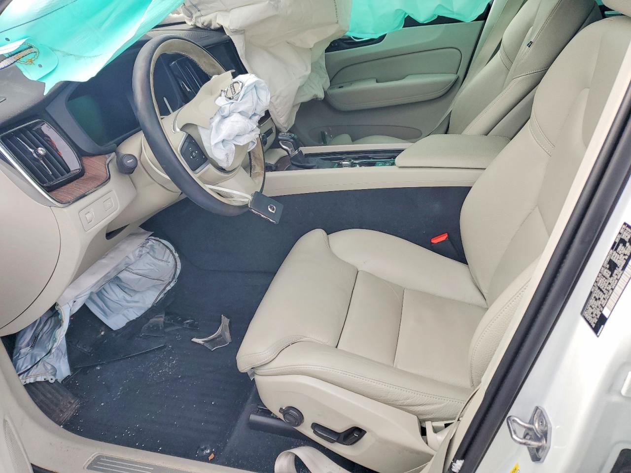 2019 VOLVO XC60