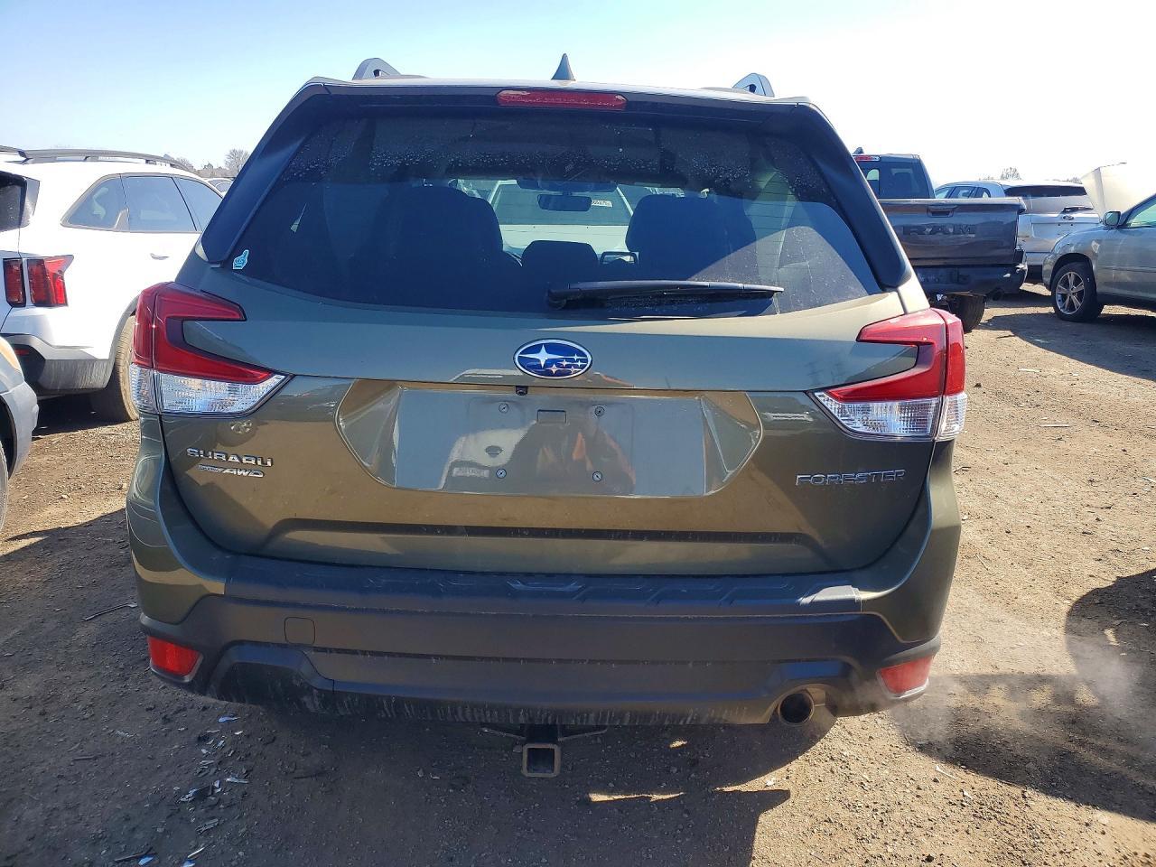 2022 SUBARU FORESTER