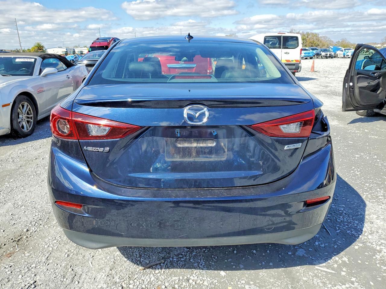 2018 MAZDA 3