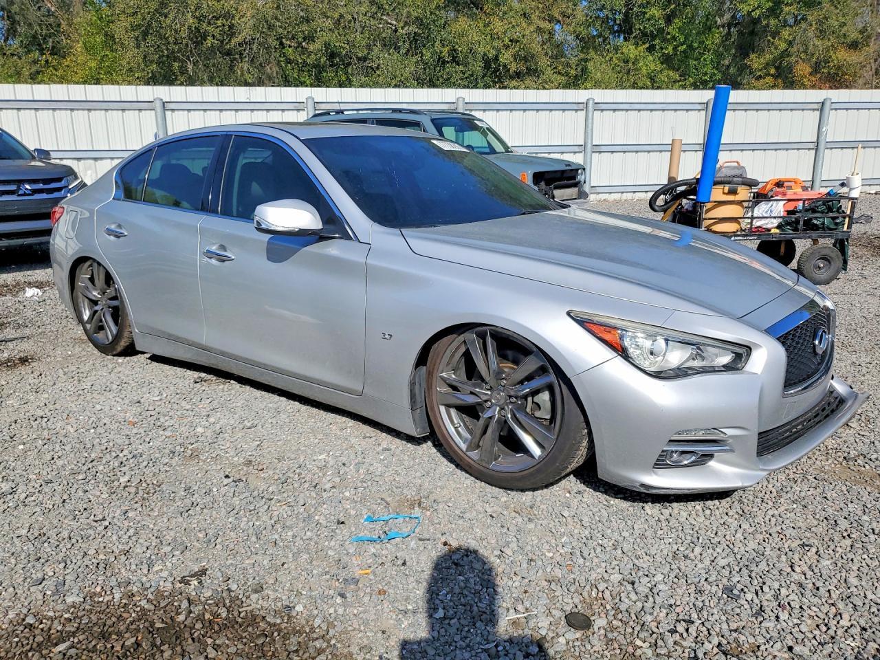 2015 INFINITI Q50