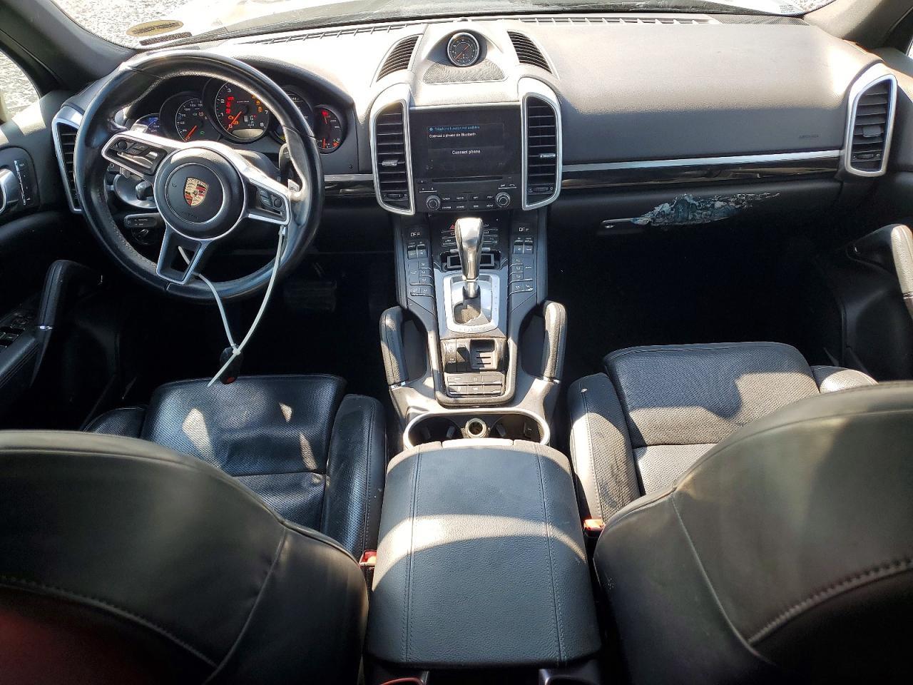 2017 PORSCHE CAYENNE