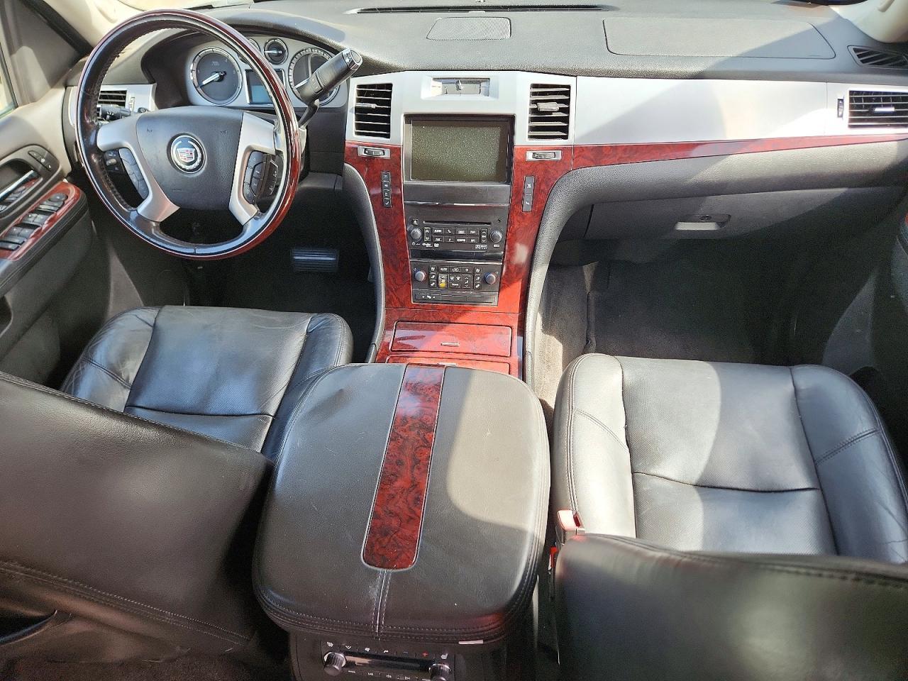 2011 CADILLAC ESCALADE