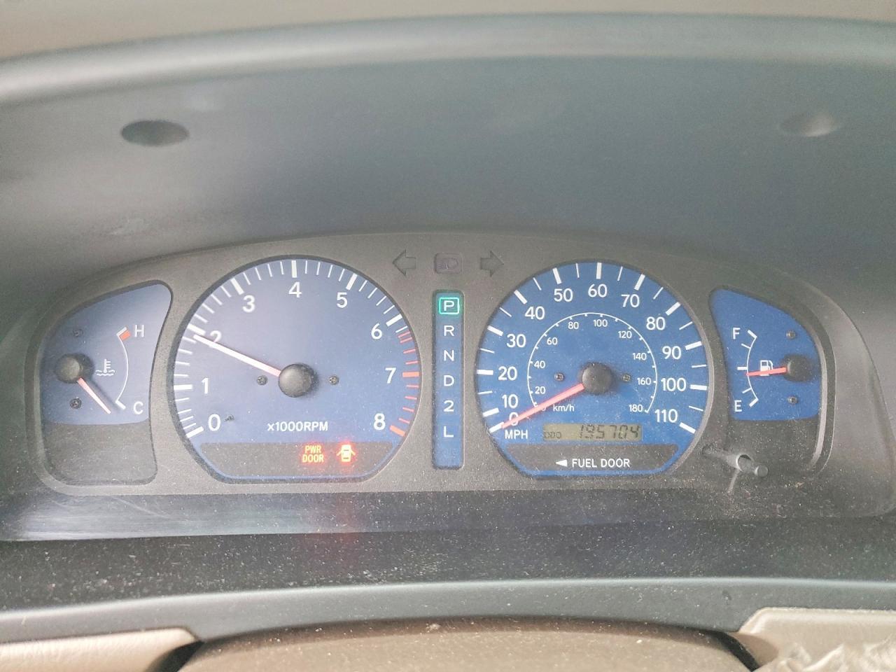 2002 TOYOTA SIENNA
