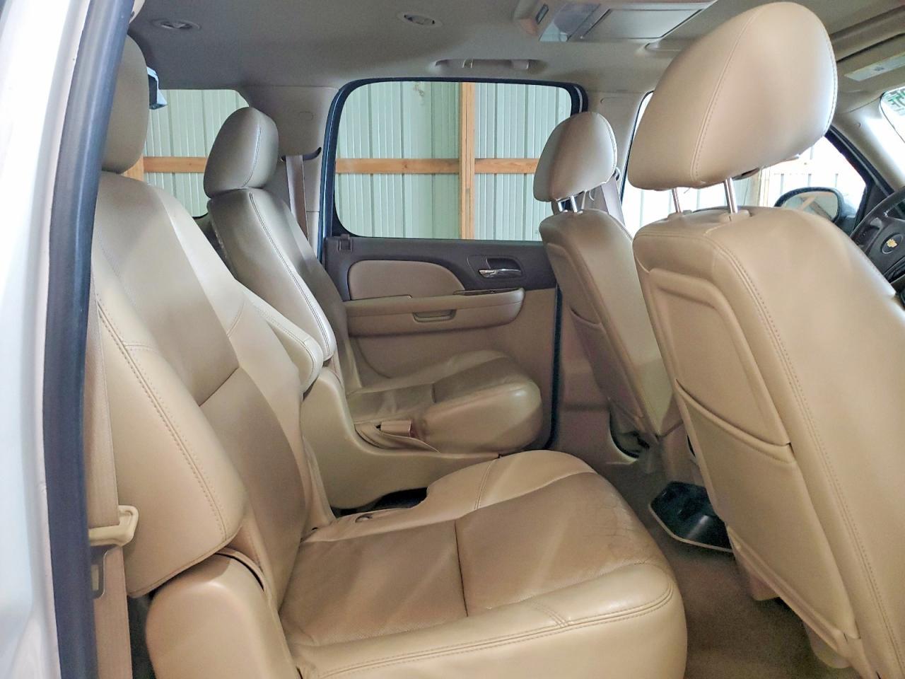 2011 CHEVROLET Suburban