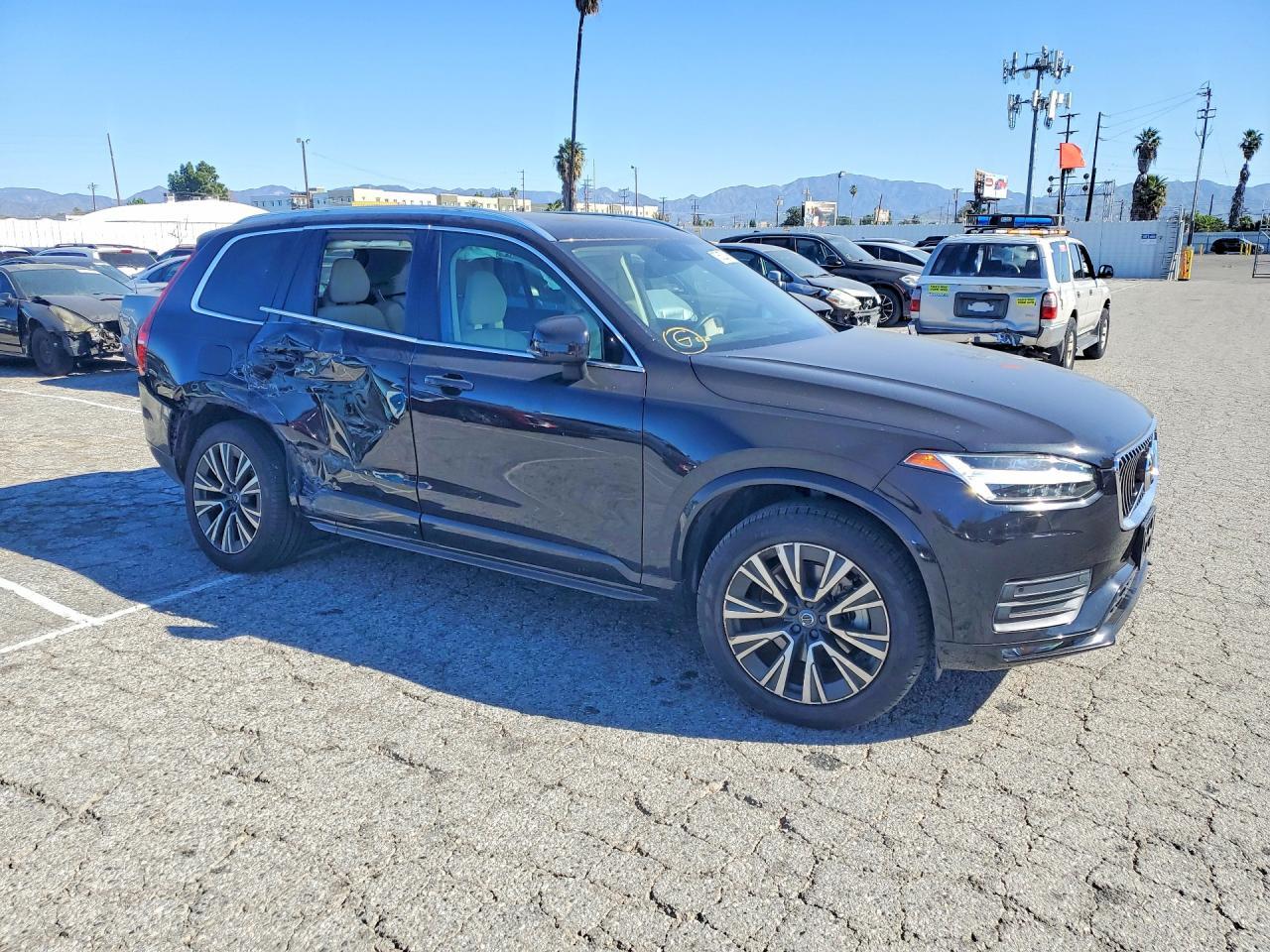 2020 VOLVO XC90