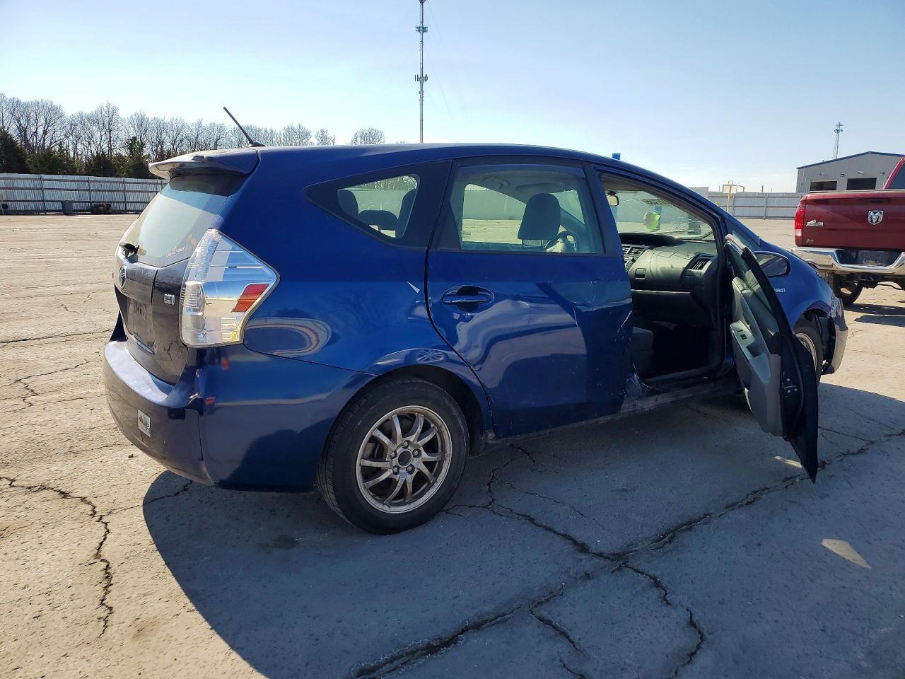 2012 TOYOTA PRIUS V