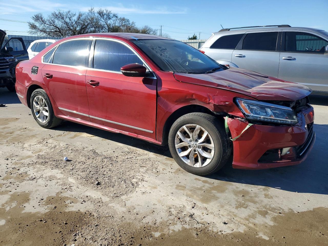 2016 VOLKSWAGEN Passat