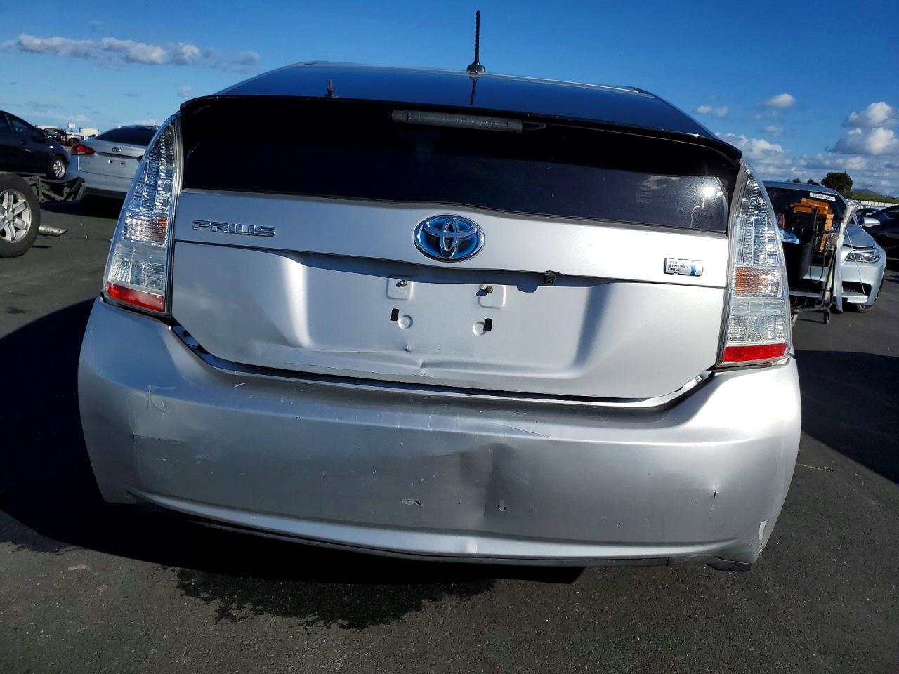 2011 TOYOTA PRIUS