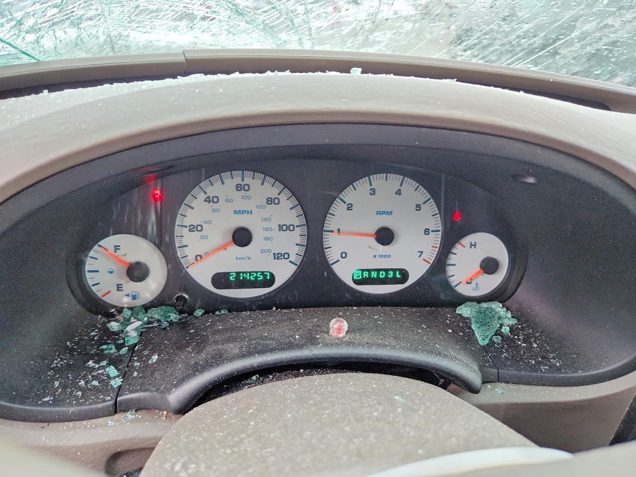 2002 CHRYSLER Town & Country