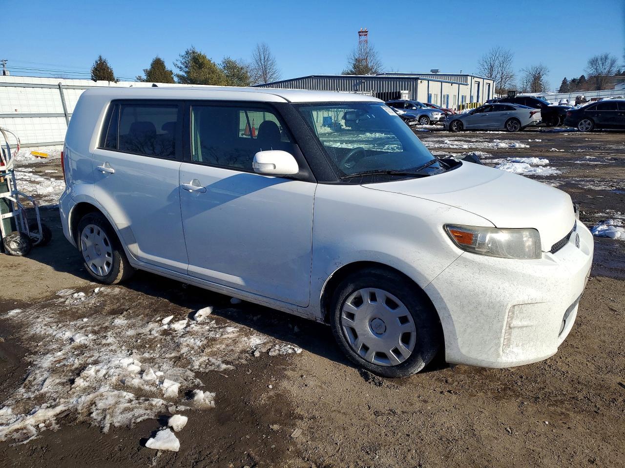 2013 TOYOTA SCION