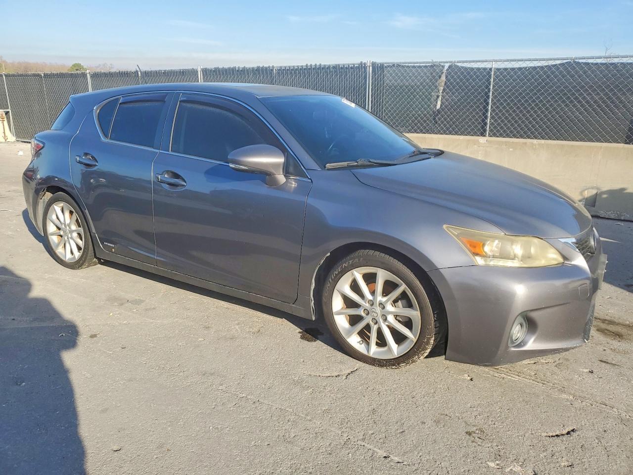 2013 LEXUS CT 200H